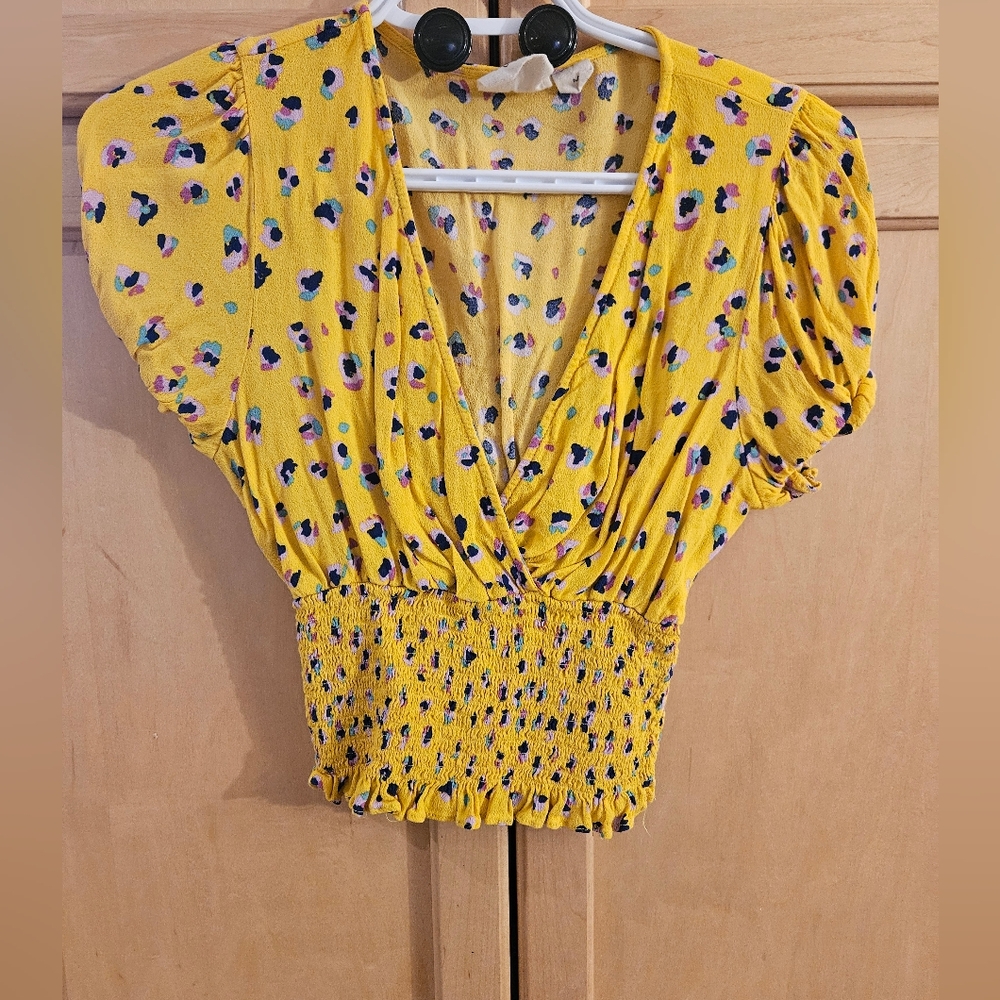 Cropped yellow v neck top
